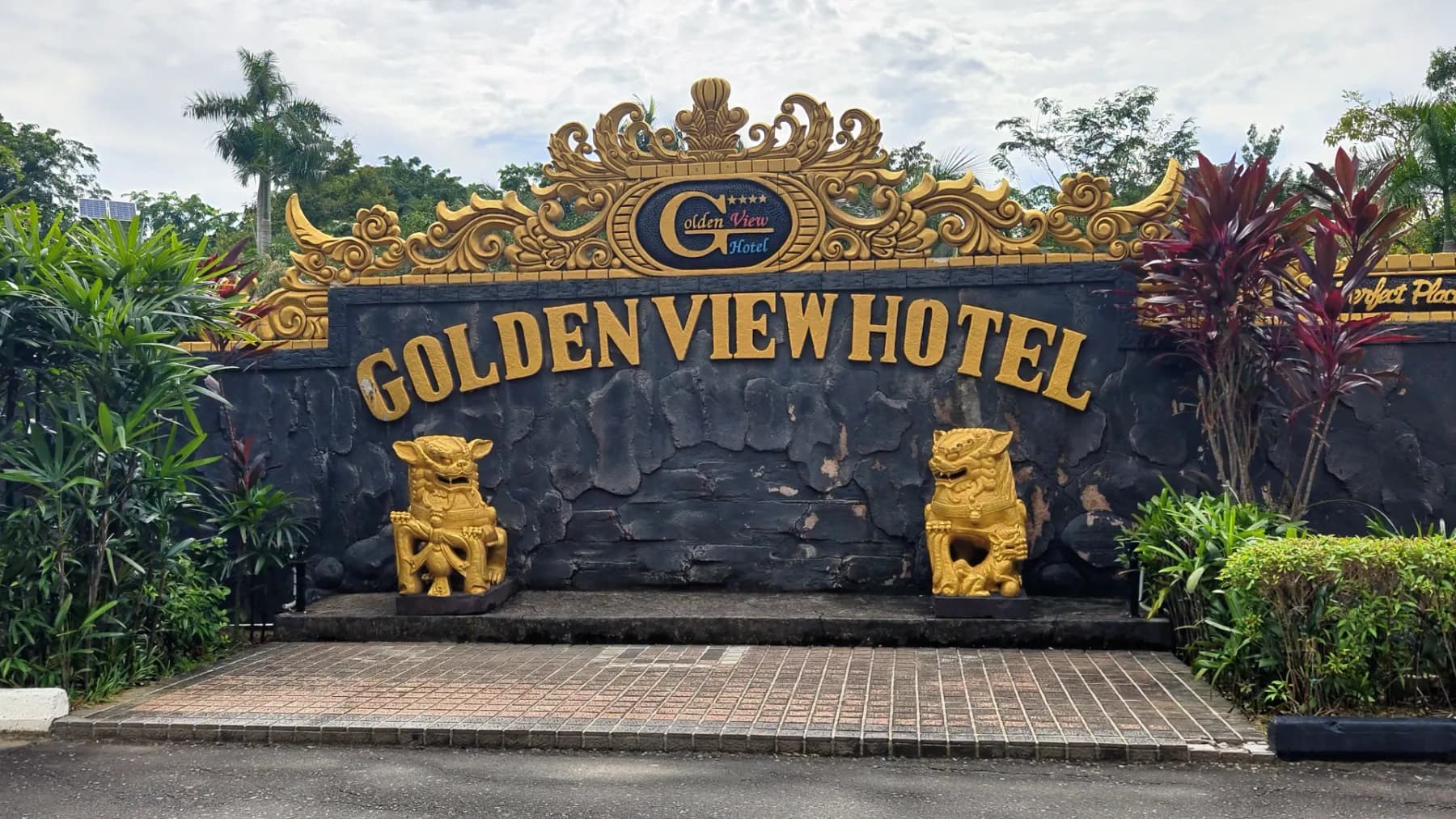 Golden View Hotel